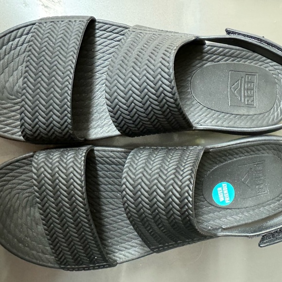 Reef Sandals - Picture 2 of 2